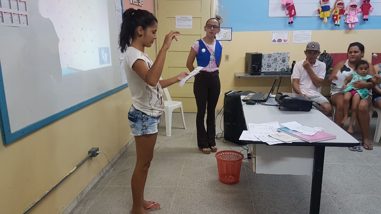 Aula de libras famíliasIMG-20180524-WA0137.jpg